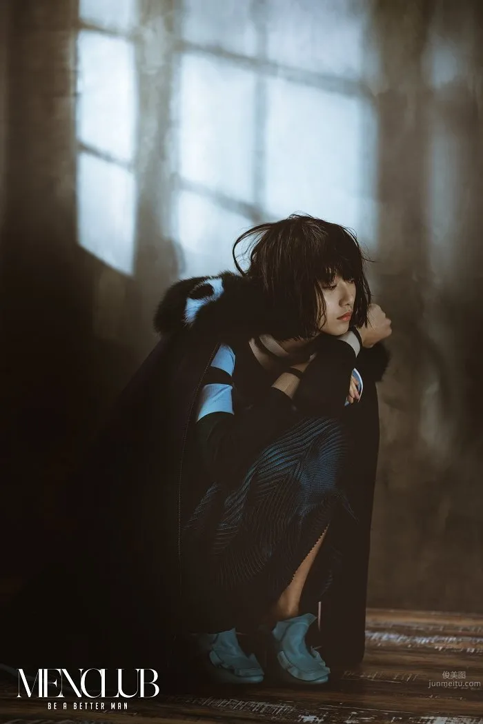 Angela Yuen: Literary Goddess Cool Elegant Photo photo 7