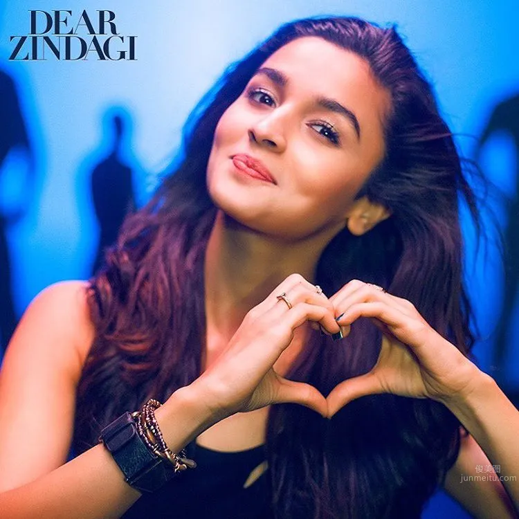 Alia Bhatt - Bollywood's New Goddess with Boundless Prospects photo 16