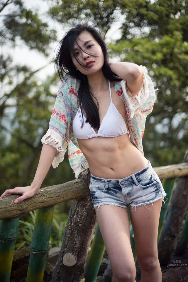 Ainslee Wang, Ice Beauty Sexy Art Photo Shoot photo 6