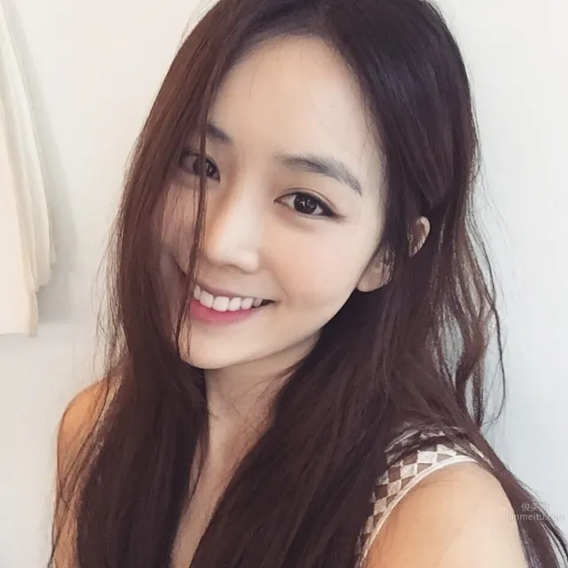 Miss Sohn, Korean Popular Fashion Blogger Private Shoot photo 1