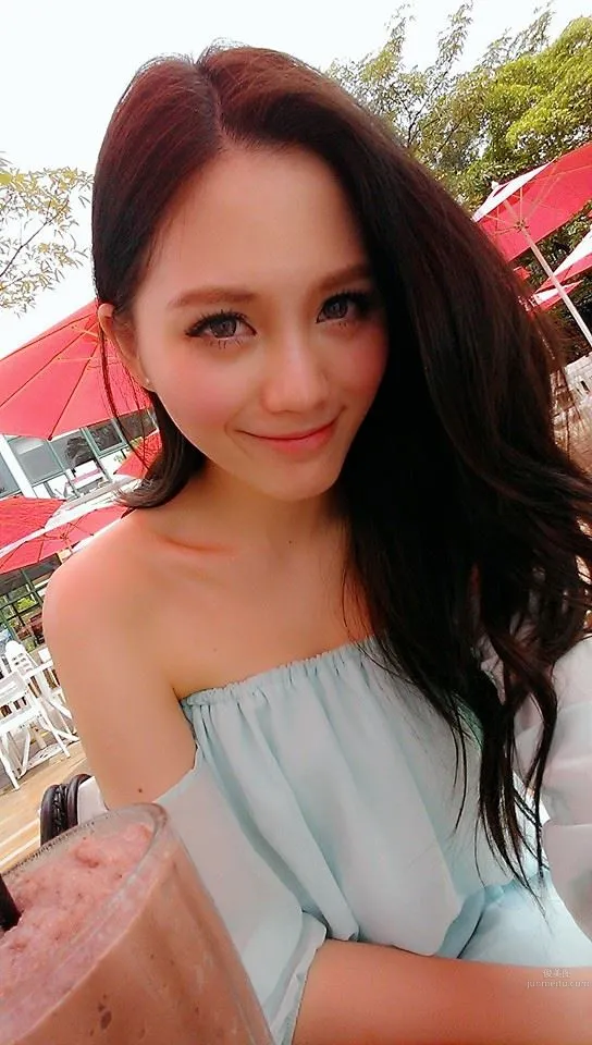Ni Yuru - Sweet Selfie Beauty with a Great Figure photo 1