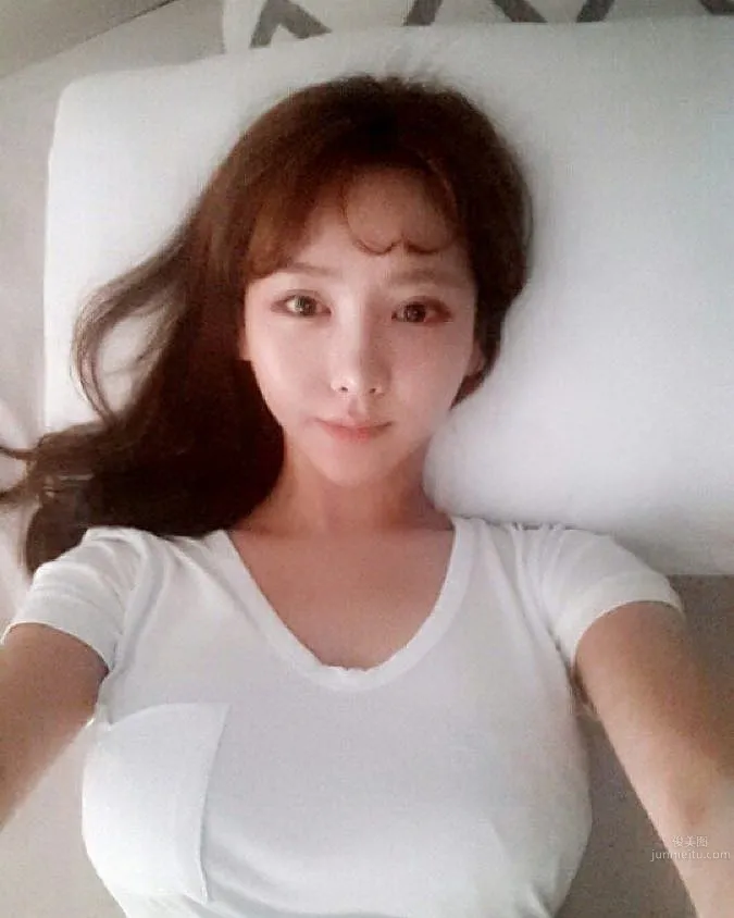 Lovelyn - Super Energetic Korean Cute Girl photo 2