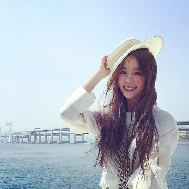 Miss Sohn, Korean Popular Fashion Blogger Private Shoot photo 25
