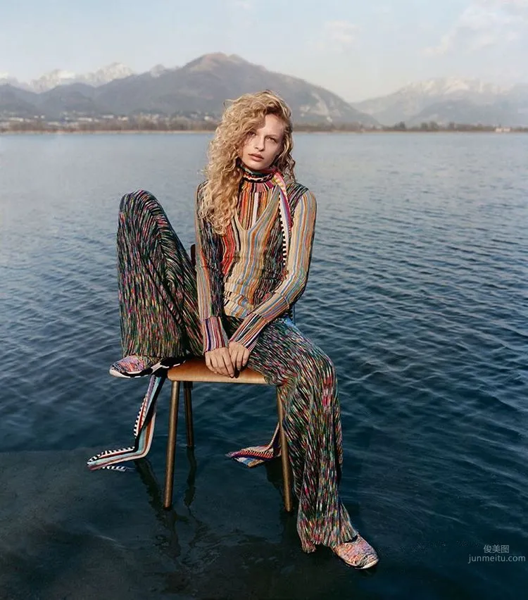 Frederikke Sofie- 丹麦少女冷艳IG私房照_8