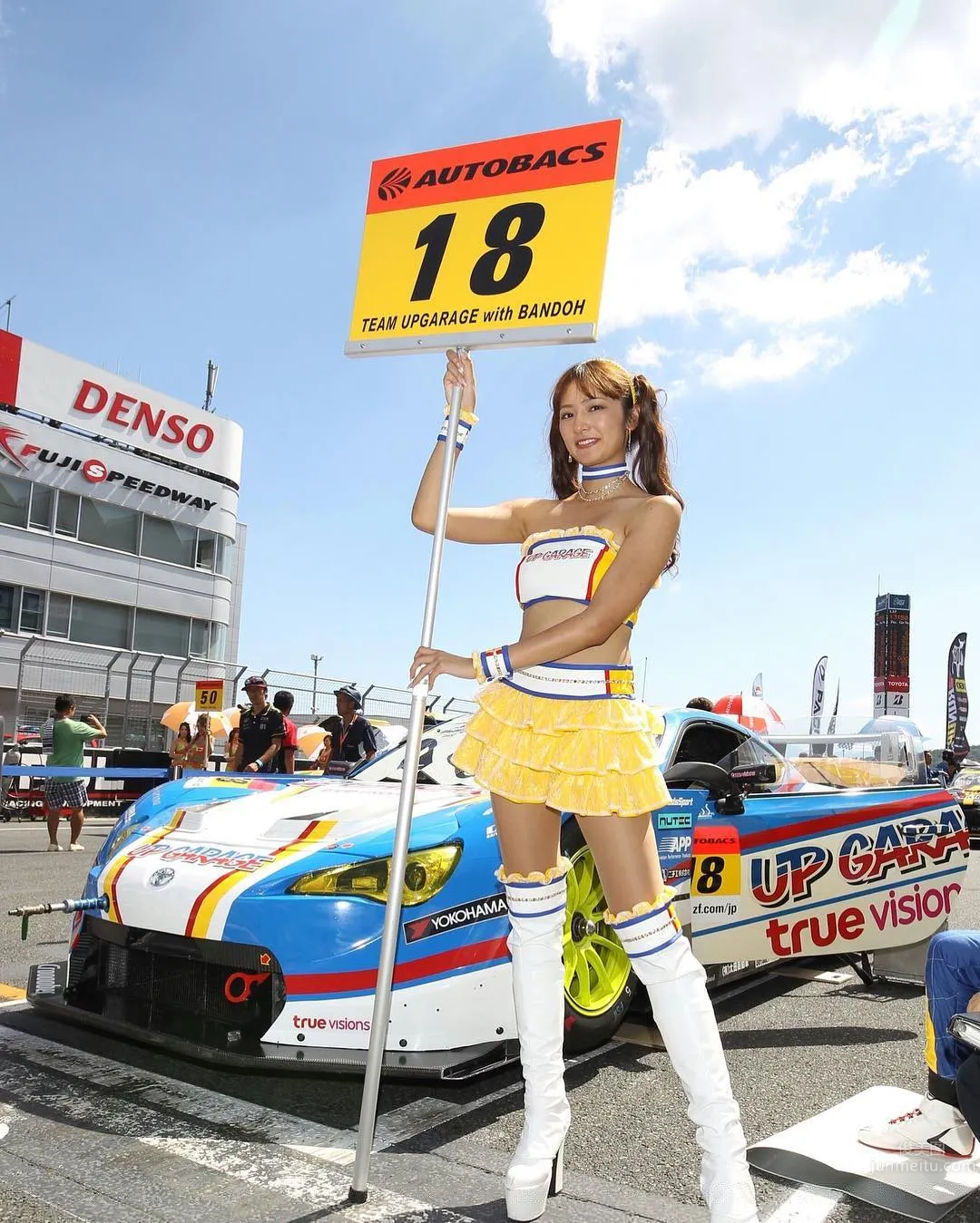 近藤みやび- 知性美人賽車女郎美圖 5