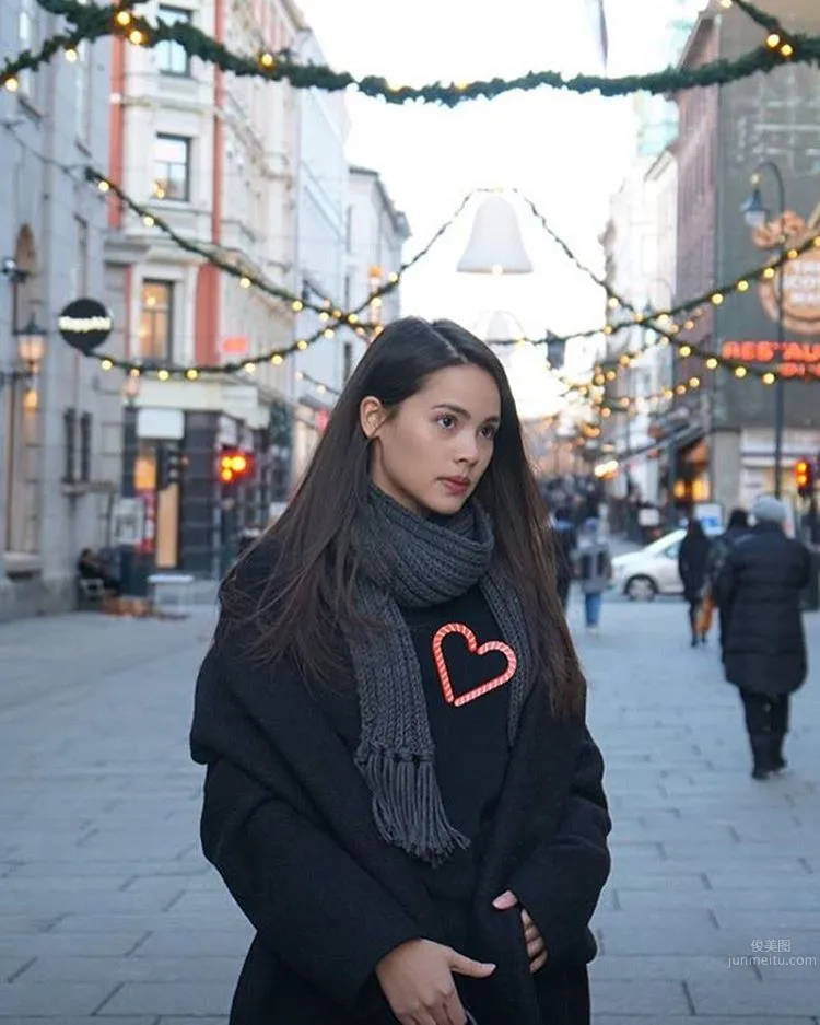 Urassaya Sperbund- 泰國最氣質美人美圖 23
