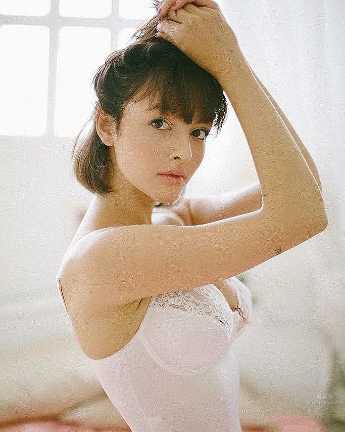 Irene Garcia Noren- 電眼酥胸迷倒世界網友 19