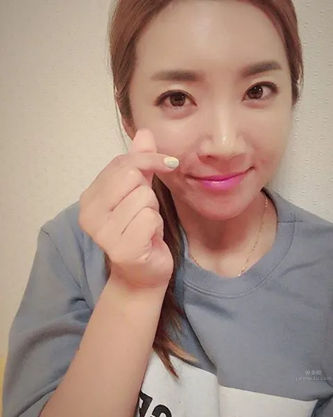 李宝美- 日本网友最中意的南韩高尔夫美人_5