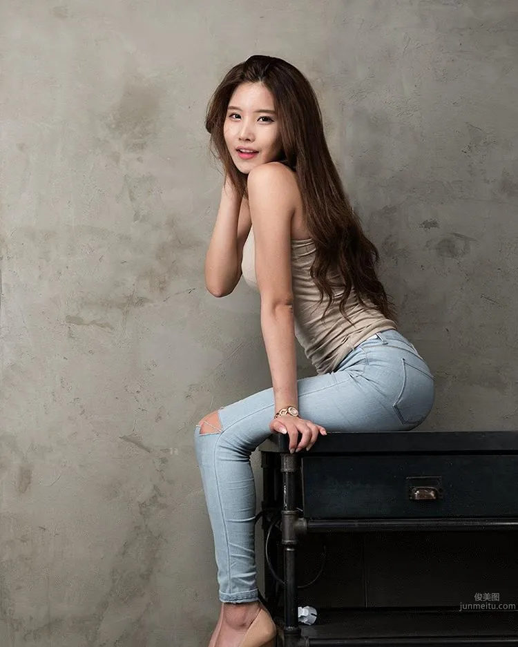 Yoanjii, Korean Beauty with Curves Who Charges Money photo 22