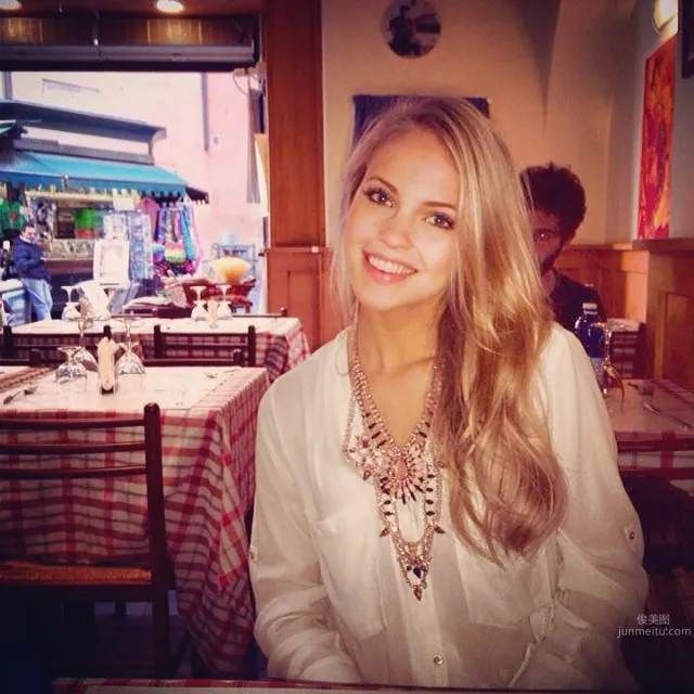 Emilie Nereng- 挪威第一才女私房照 3