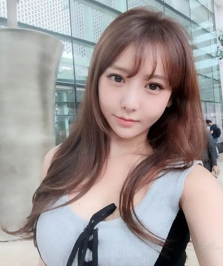 Lovelyn - Super Energetic Korean Cute Girl photo 3