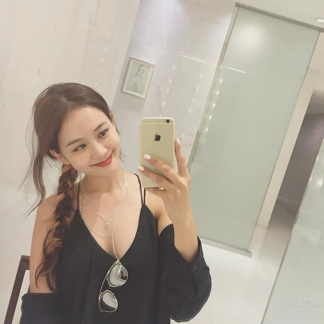 Miss Sohn, Korean Popular Fashion Blogger Private Shoot photo 5