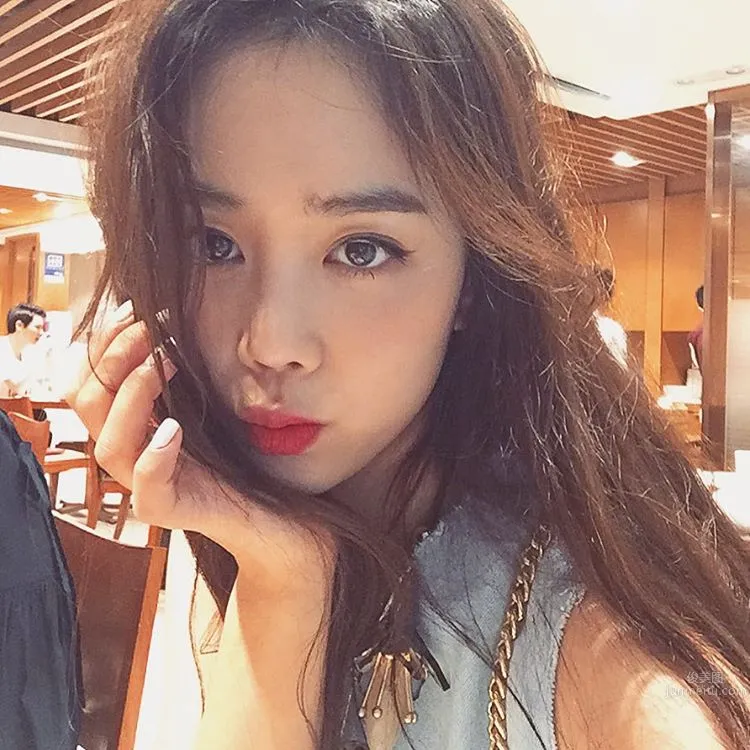 Miss Sohn, Korean Popular Fashion Blogger Private Shoot photo 9