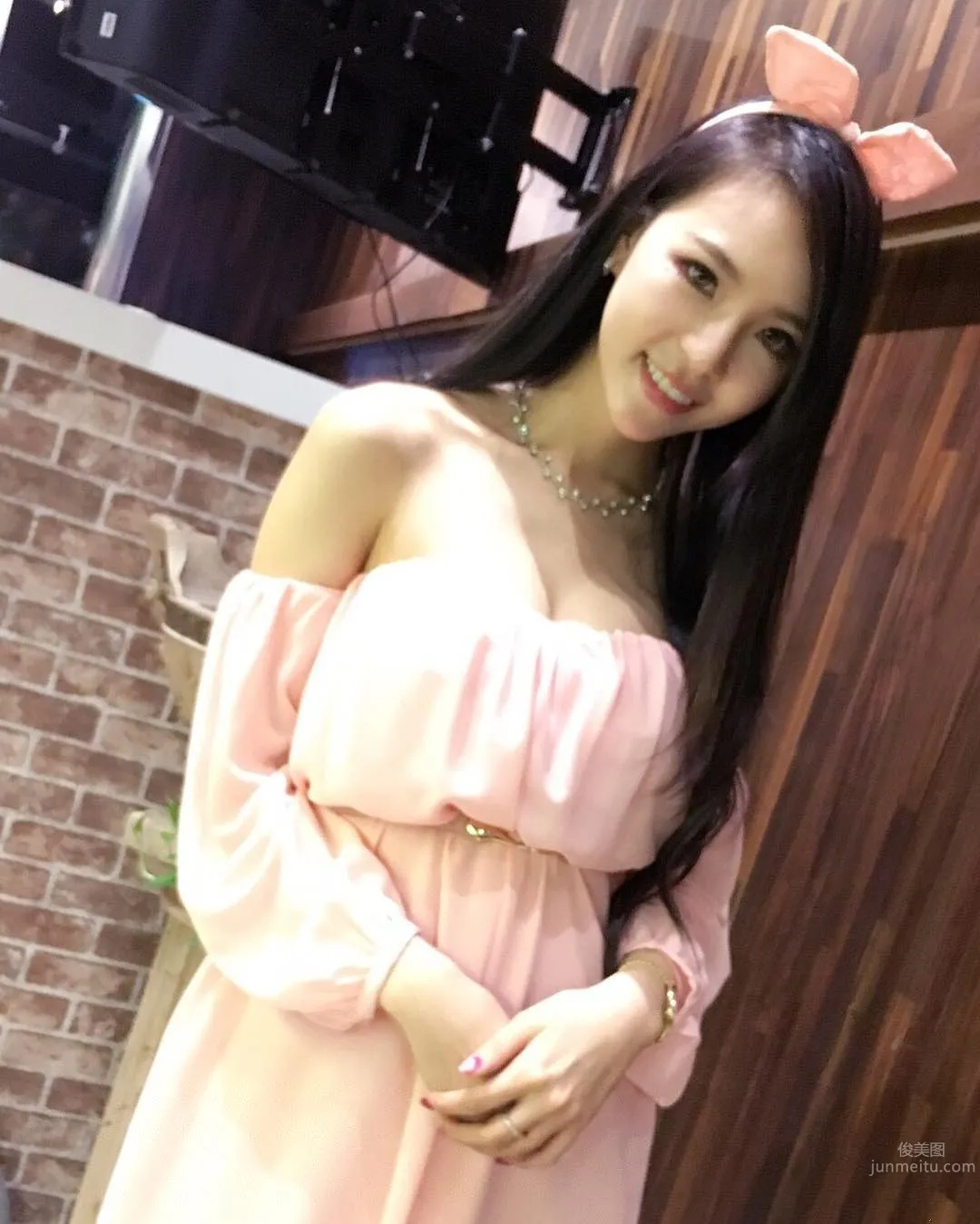 宁宁- 台湾运动型美女车模_14