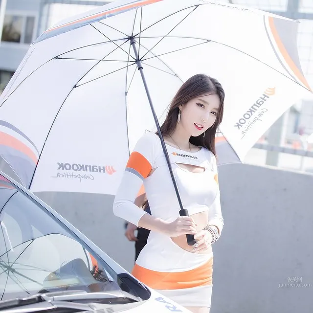 Shin Se Ha - Stunningly Beautiful South Korean Racing Queen photo 12