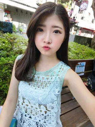 舒舒SuSu- 鄰家女孩的超高顔讓人過目不忘！