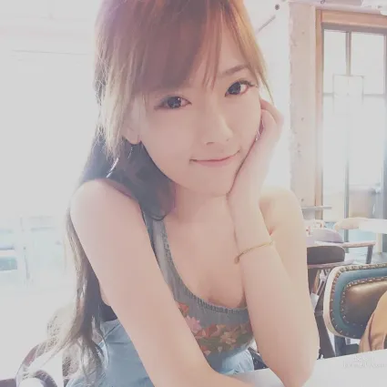 小希兒Angel- 小清新實況主播迷人大眼令人陶醉