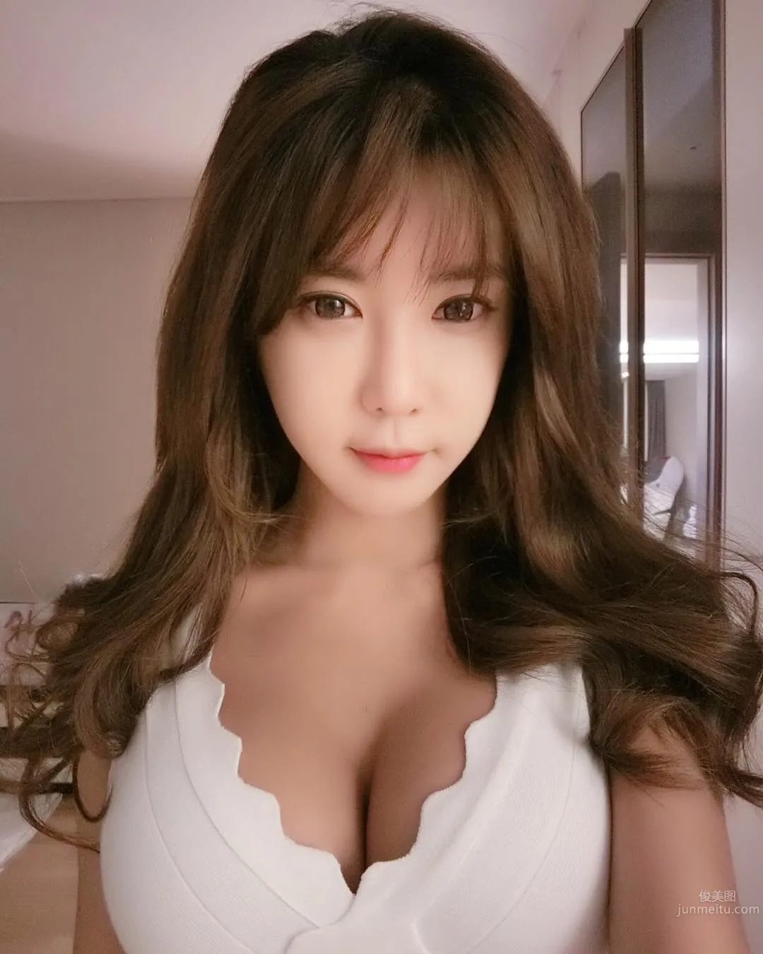 Heo Yun Mi - Off-the-Charts Looks Car Model Private Shoot photo 29