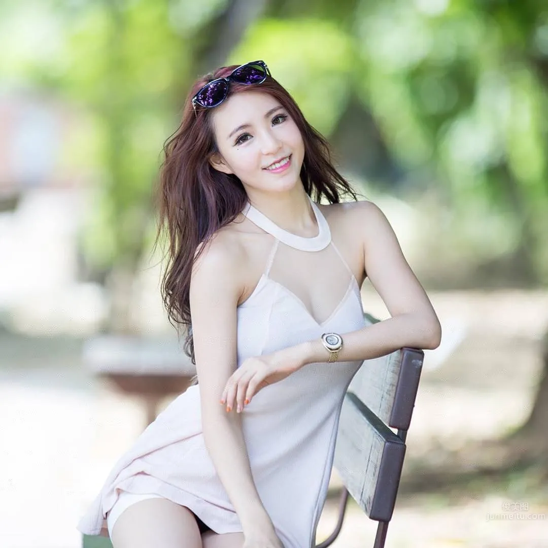 宁宁- 台湾运动型美女车模_1