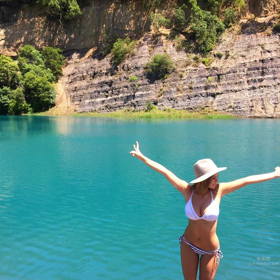 Rosie Bell, the Australian Amateur Who Stunned Netizens photo 25