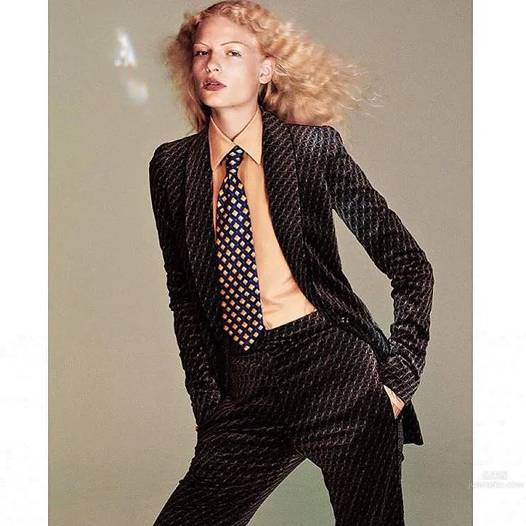 Frederikke Sofie- 丹麥少女冷豔IG私房照 2
