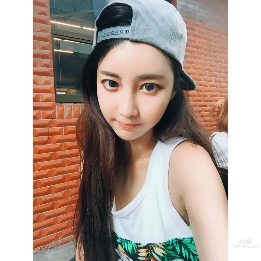 Shin Se Ha - Stunningly Beautiful South Korean Racing Queen photo 22