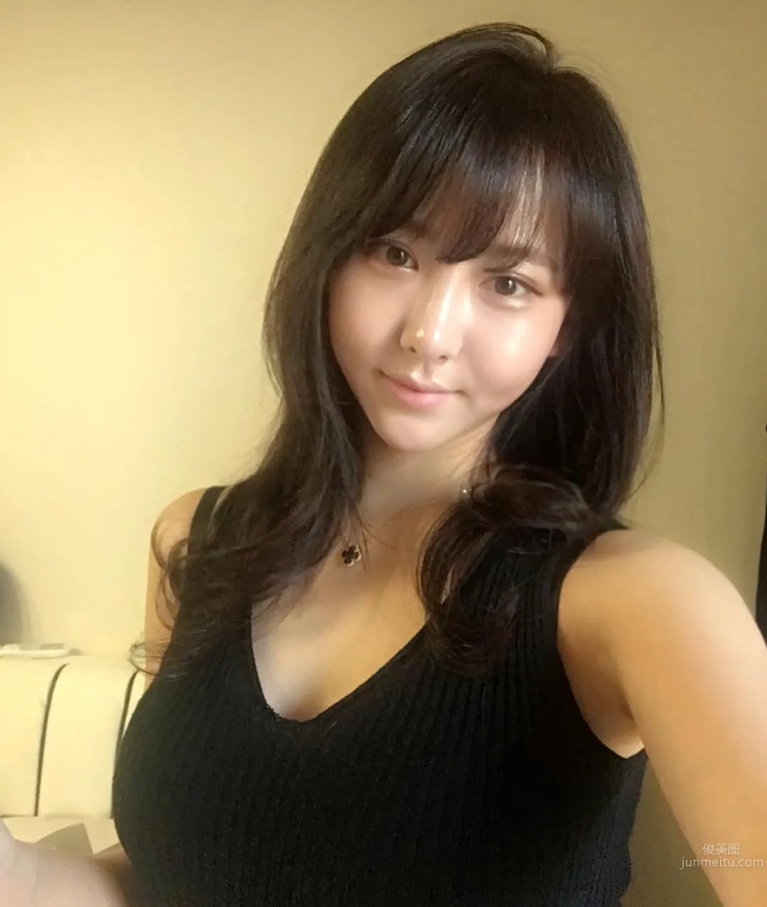 Lovelyn - Super Energetic Korean Cute Girl photo 26