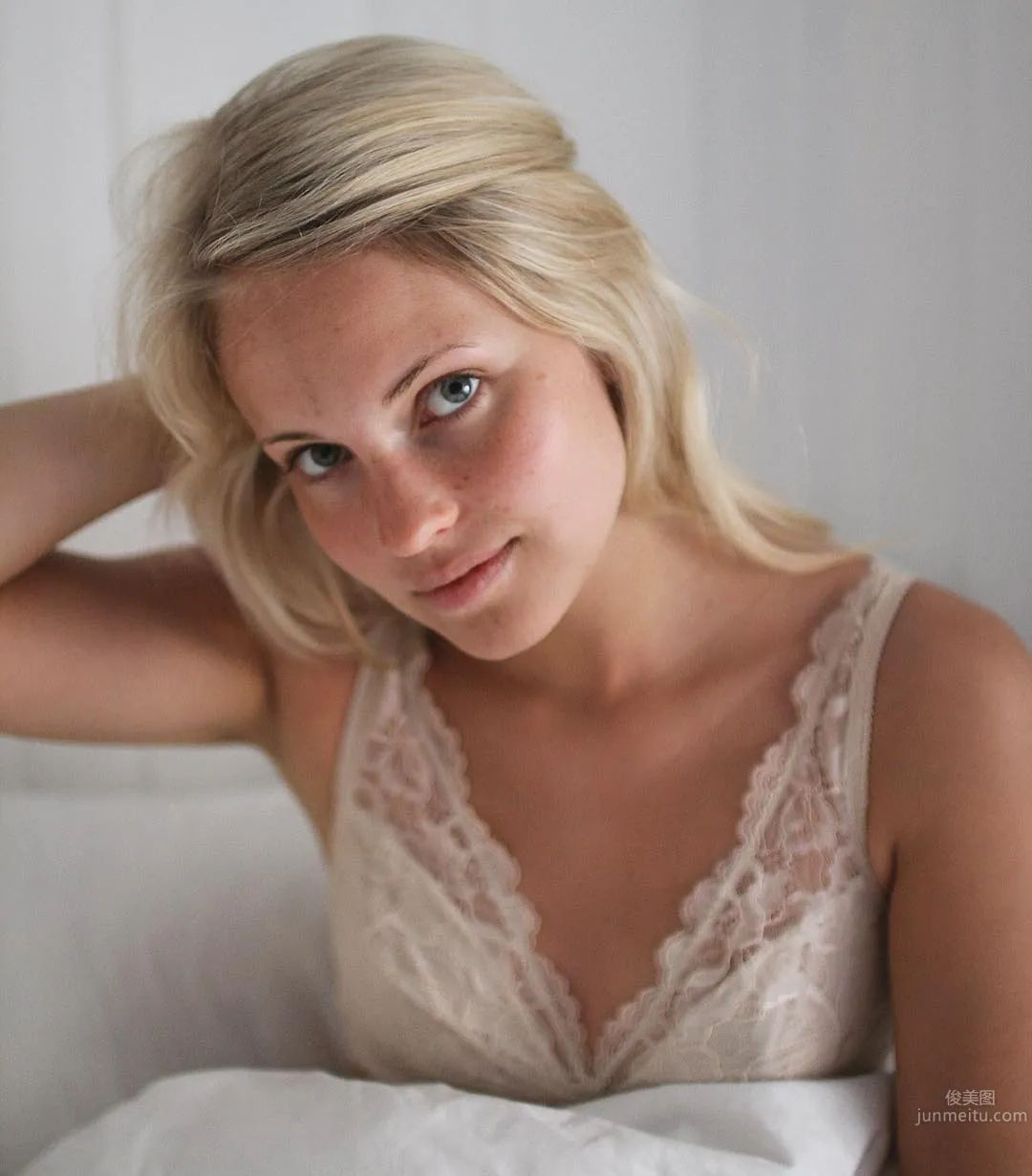 Emilie Nereng- 挪威第一才女私房照 22