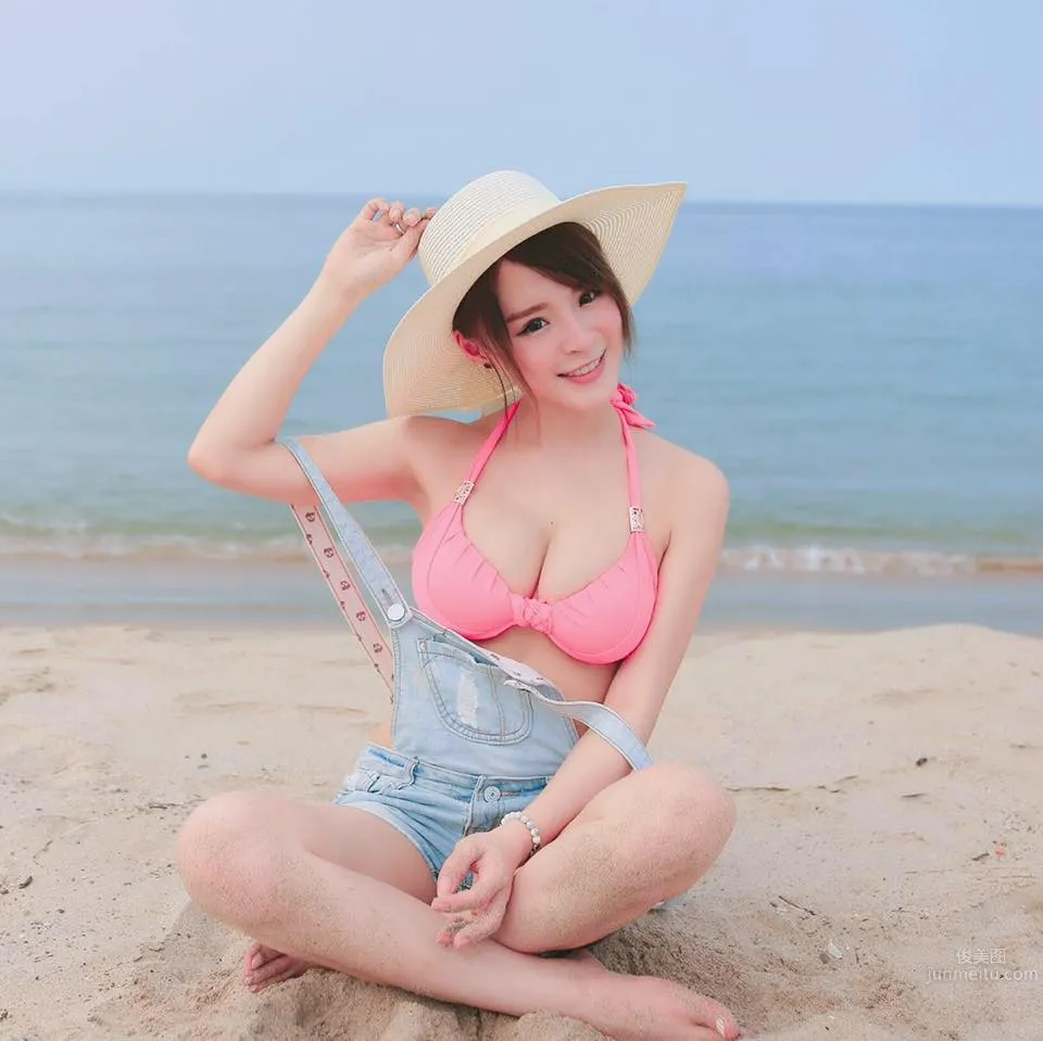 Yuanyuan Mei - Taiwan Petite Beauty Private Shoot photo 11