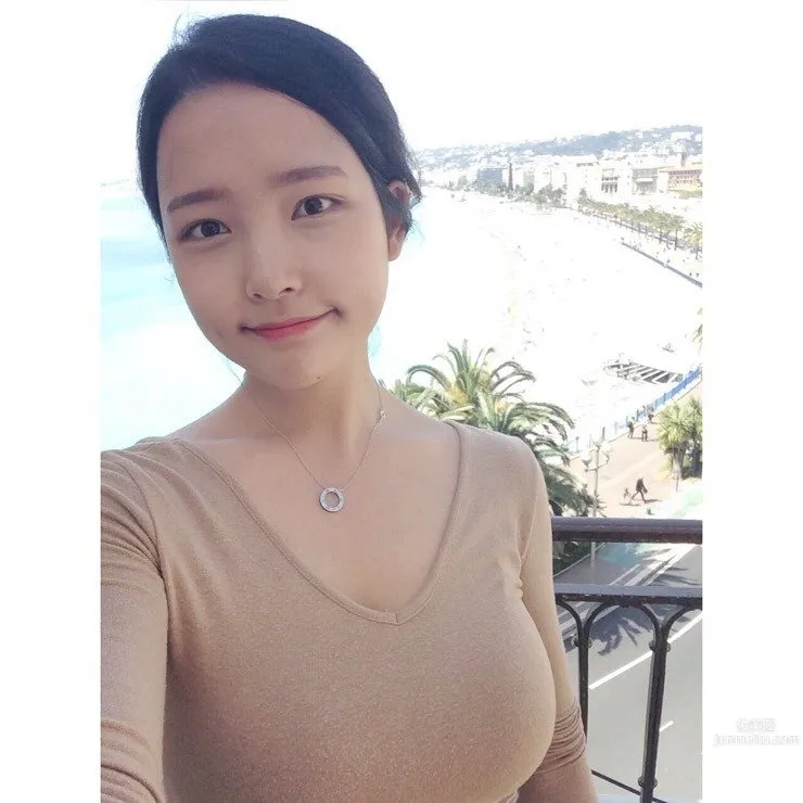 Betteralicee- 酒窩美女美妝私房照 34