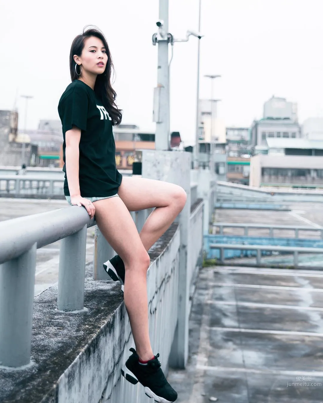 Julie Xinyi, Chinese-Thai Mixed-Race, A Super Hot Taiwan Beauty photo 11