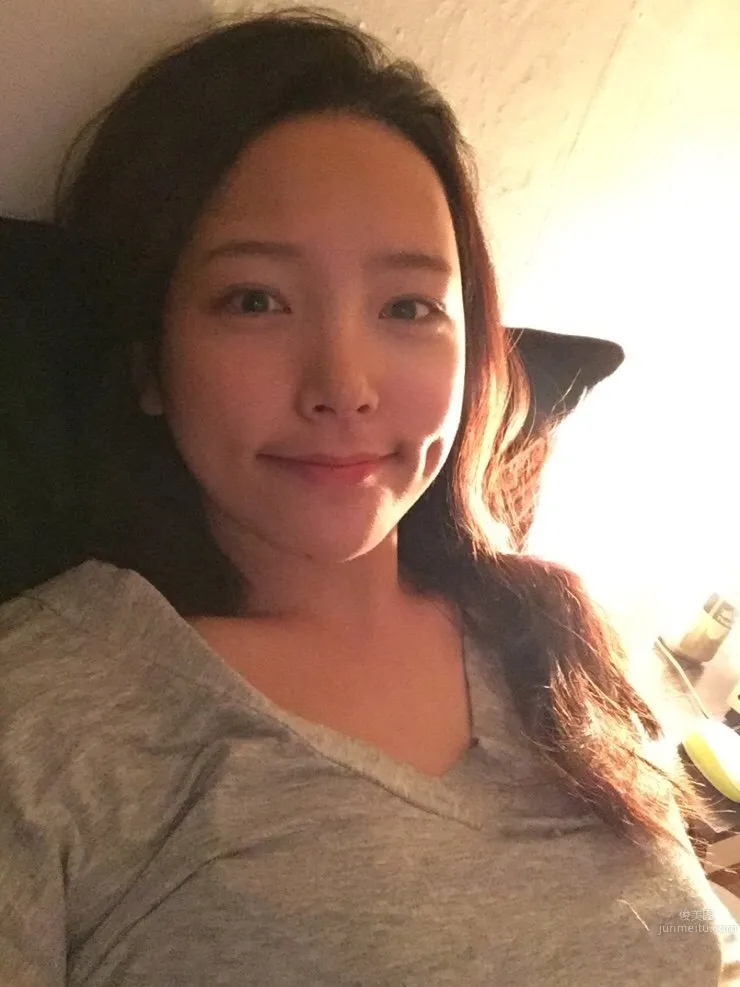 Betteralicee- 酒窩美女美妝私房照 13