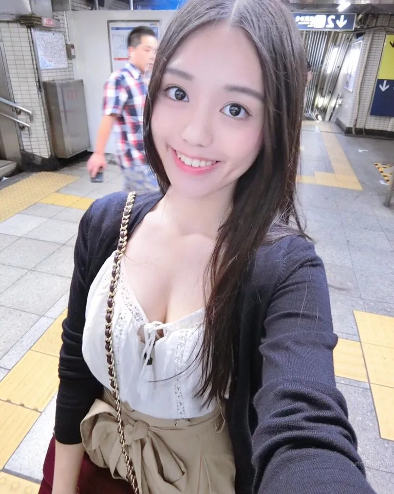 Debby Guanguan - A Good Figure Should Be Shown Off photo 18