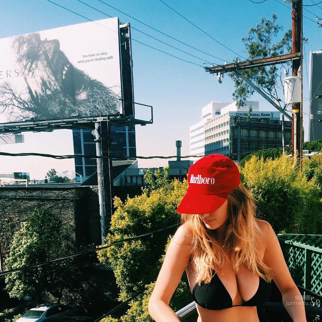 Lindsey Kevitch, A Domineering Model with a Devilish Figure photo 33