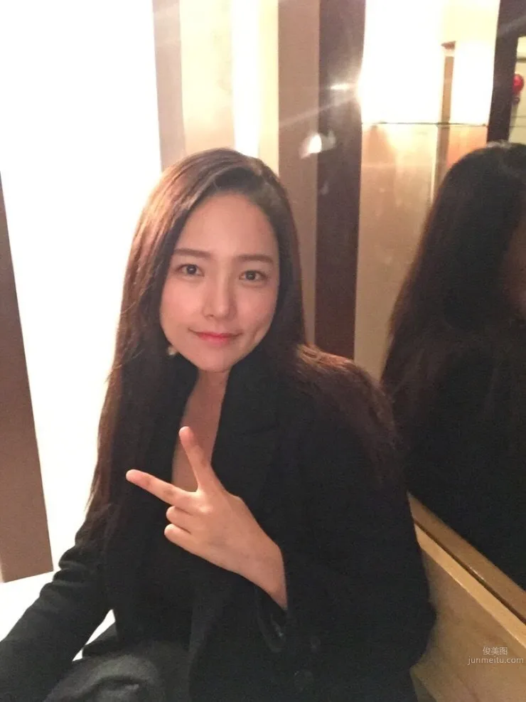 Betteralicee- 酒窩美女美妝私房照 17