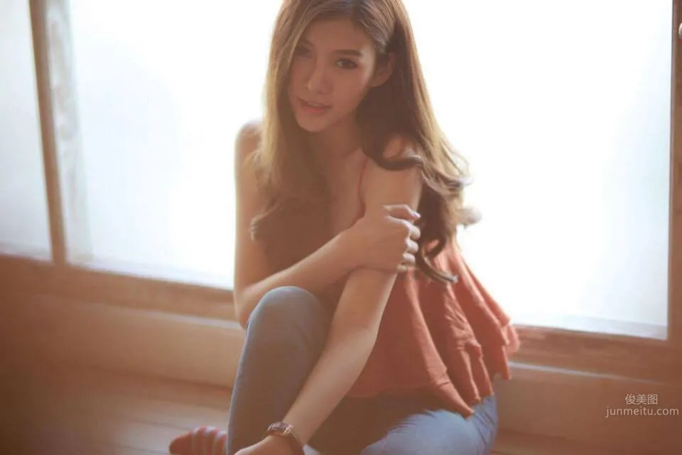 Oravee Luangvibbonporn, Thai Beauty Singer Whose Smile Drives Fans Crazy photo 27