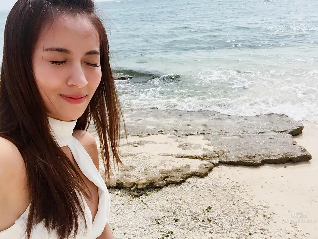 Julie Xinyi, Chinese-Thai Mixed-Race, A Super Hot Taiwan Beauty photo 4