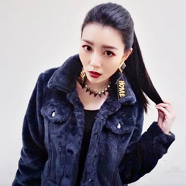Nicole Wan - She Has a Pair of Clear Beautiful Eyes photo 2