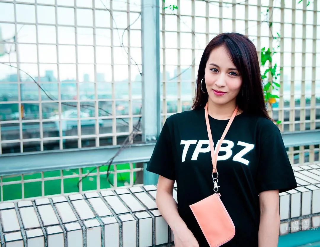 Julie Xinyi, Chinese-Thai Mixed-Race, A Super Hot Taiwan Beauty photo 2
