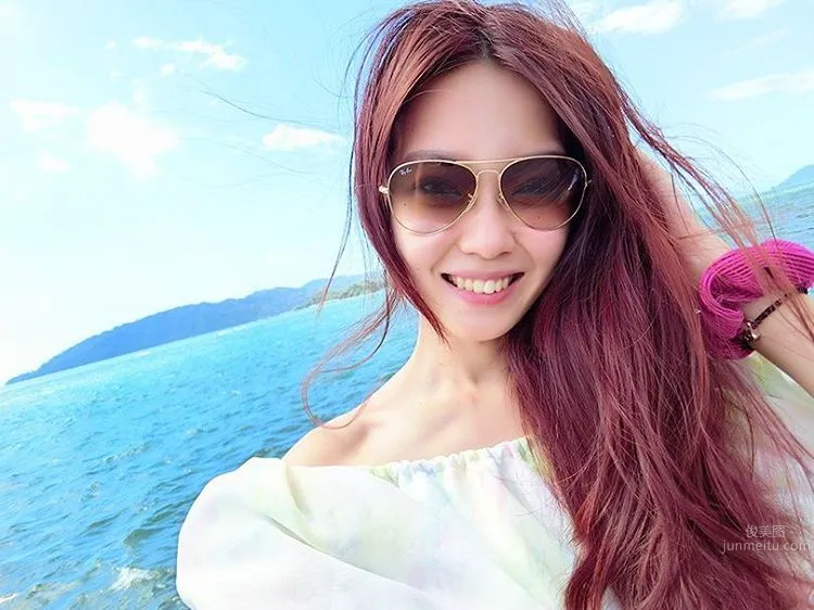 Liu Shufang Joyce Low - Cute and Sexy Little Woman photo 5