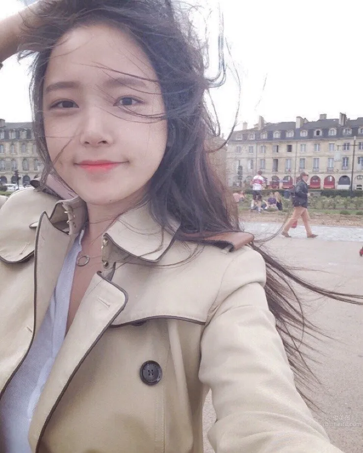Betteralicee- 酒窩美女美妝私房照 29