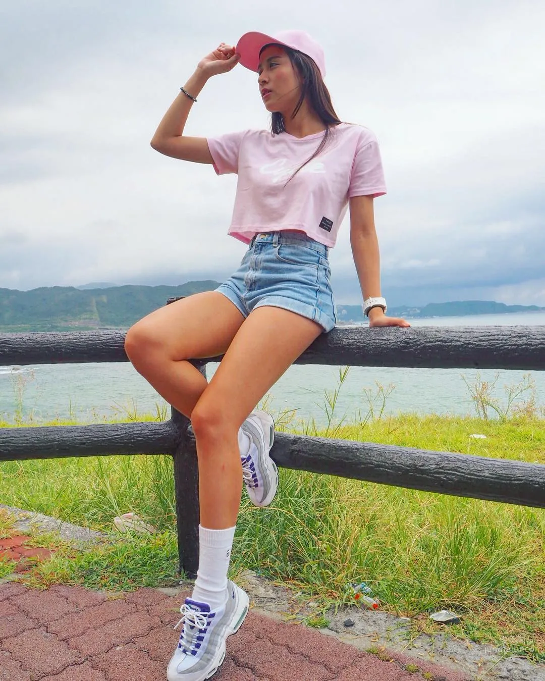 Julie Xinyi, Chinese-Thai Mixed-Race, A Super Hot Taiwan Beauty photo 14