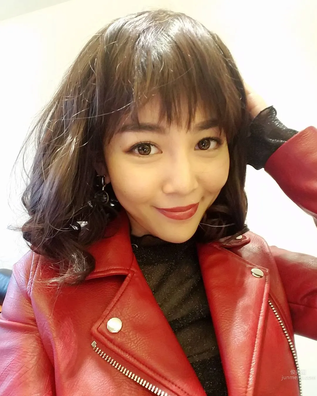 Nicole Wan - She Has a Pair of Clear Beautiful Eyes photo 21