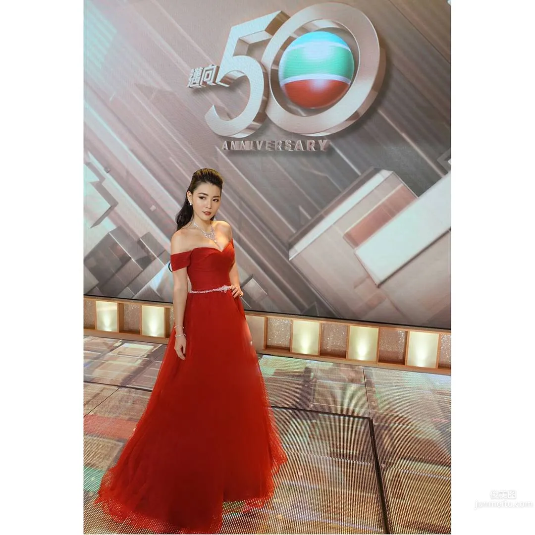 Nicole Wan - She Has a Pair of Clear Beautiful Eyes photo 17