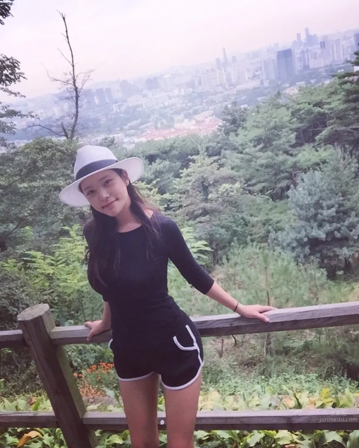 Betteralicee- 酒窝美女美妆私房照_8