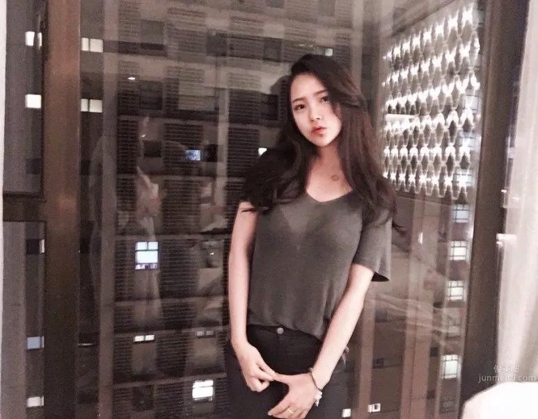 Betteralicee- 酒窩美女美妝私房照 43
