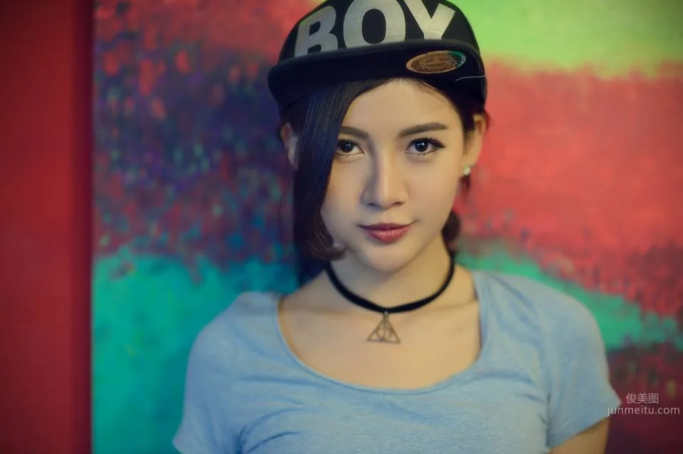 Oravee Luangvibbonporn, Thai Beauty Singer Whose Smile Drives Fans Crazy photo 4