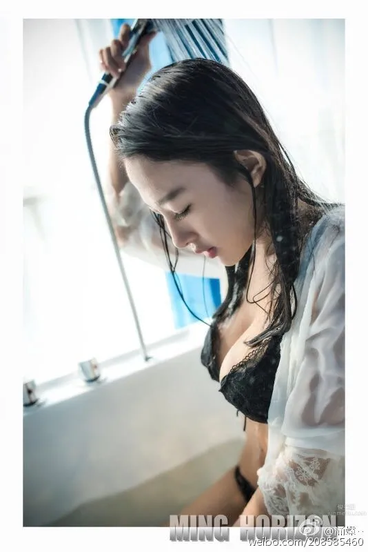 涌蝶- 小美女微博私房照_5