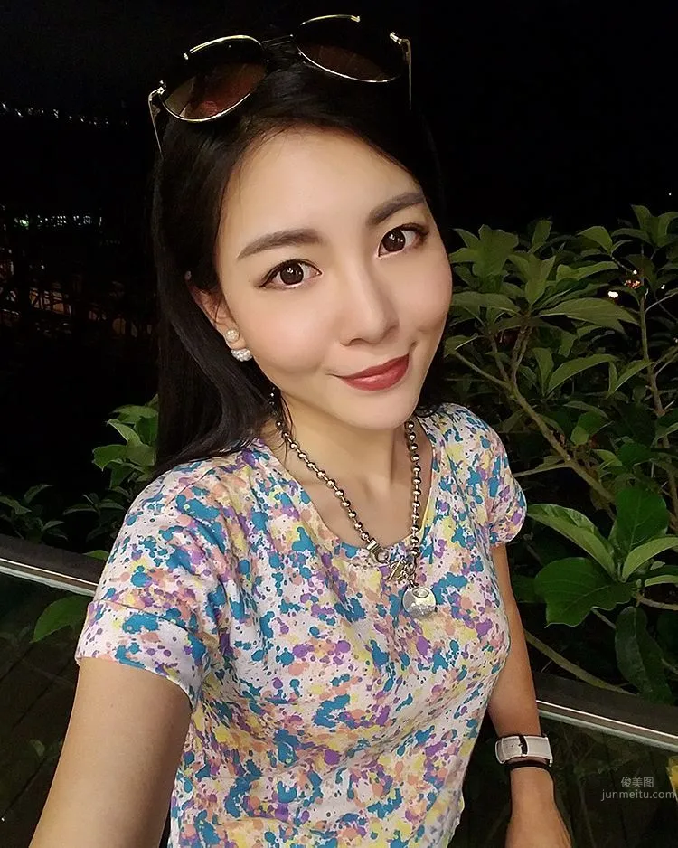 Nicole Wan - She Has a Pair of Clear Beautiful Eyes photo 6