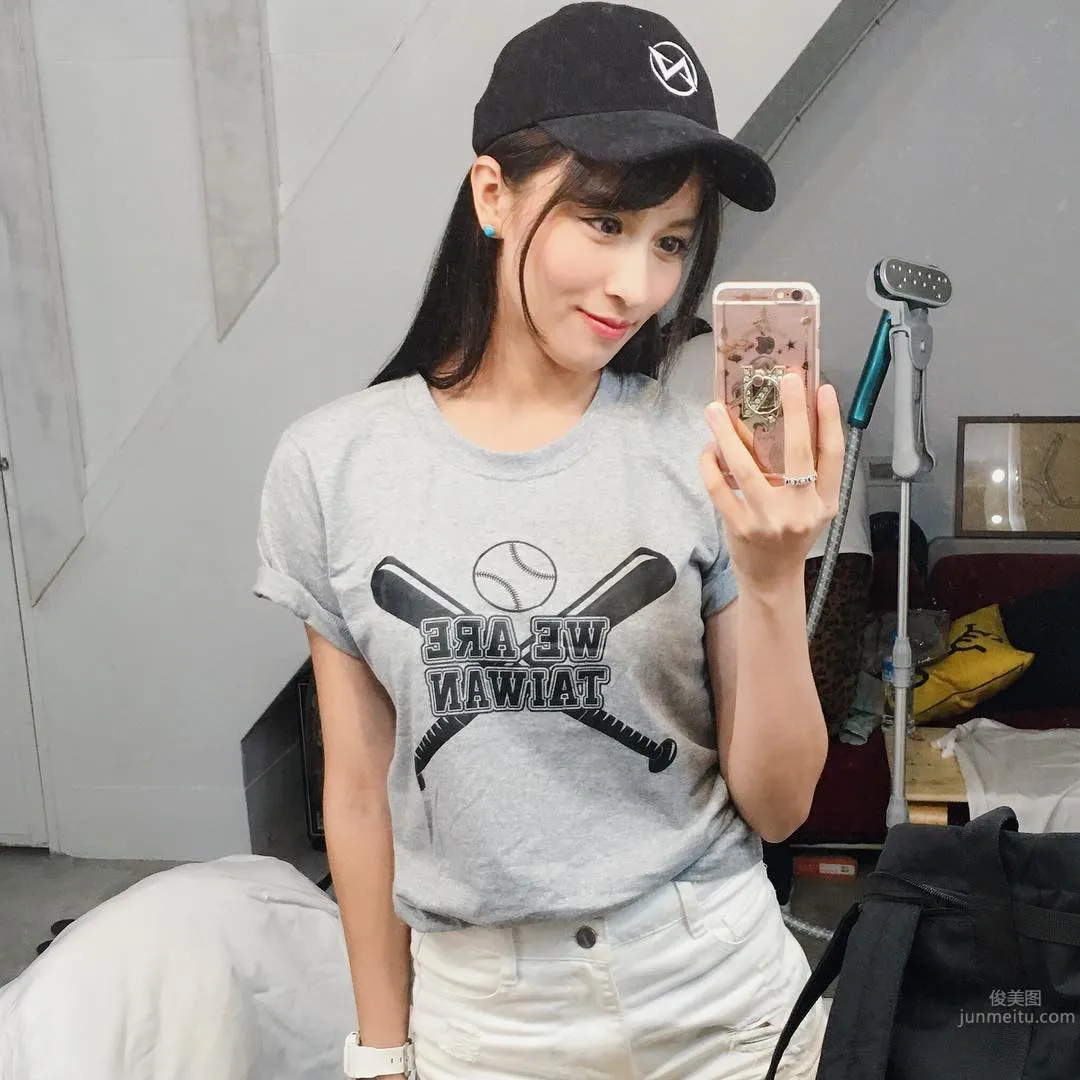 Julie Xinyi, Chinese-Thai Mixed-Race, A Super Hot Taiwan Beauty photo 17